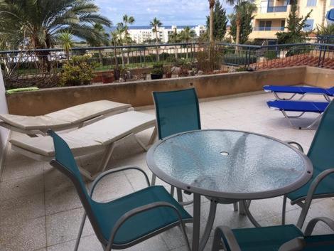 King'S Palace - Spacious 2 Bed, 2 Bath With Sea And Pool Views 파포스 외부 사진