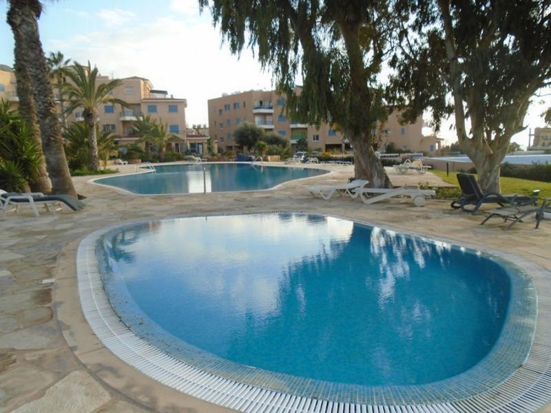 King'S Palace - Spacious 2 Bed, 2 Bath With Sea And Pool Views 파포스 외부 사진