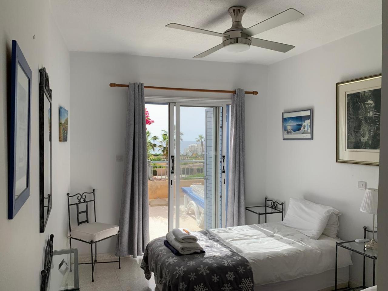 King'S Palace - Spacious 2 Bed, 2 Bath With Sea And Pool Views 파포스 외부 사진