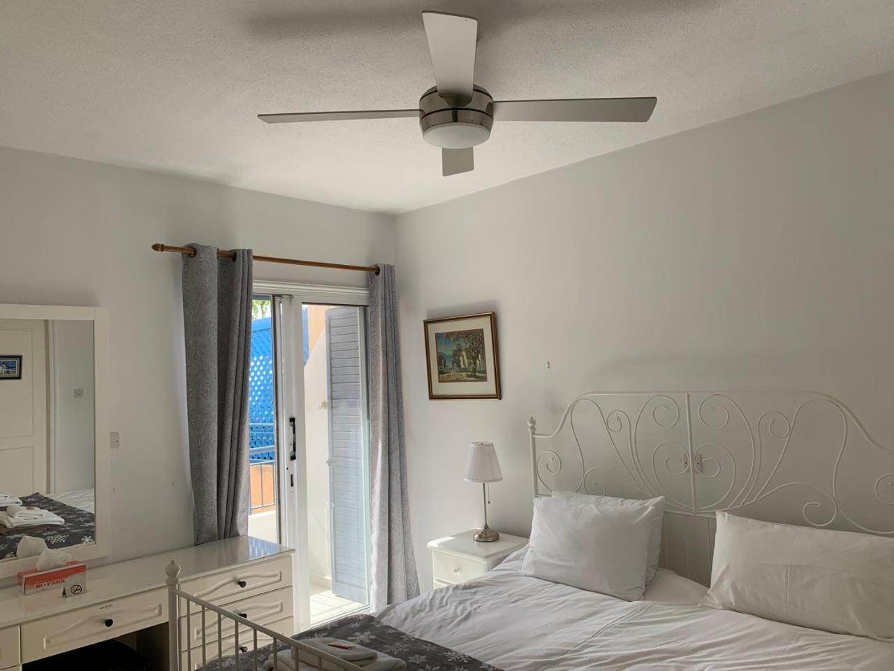 King'S Palace - Spacious 2 Bed, 2 Bath With Sea And Pool Views 파포스 외부 사진